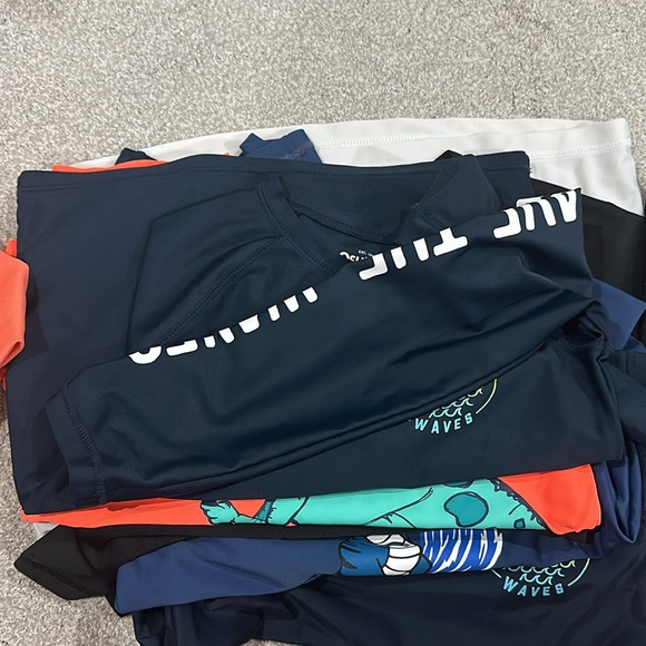 Boys swim top - Picture 5 of 11